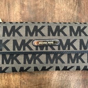 Michael Kors Logo Wallet